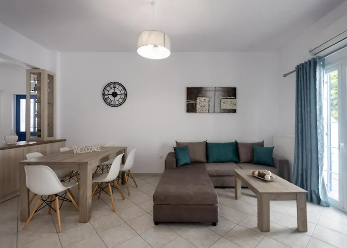 Parian Charming 3bedroom דירה