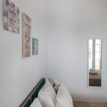 Parian Charming 3bedroom Lägenhet